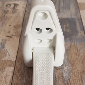 Die Maststufen klappbar von SWI-TEC gibt es in weiß oder grau