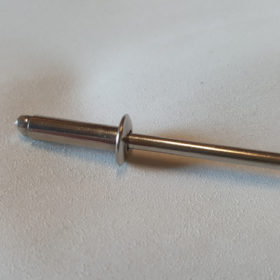 Wir bieten die popnieten für unsere Maststufen an und können auch als Werkzeug gekauft werden