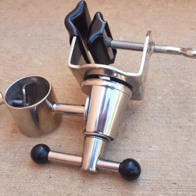 Universalhalterung für Möwenschutz Standard oder Sonnenschirme