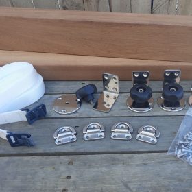 An excellent solution for transporting a dinghy, jet ski or similar watercraft while driving on the bathing platform is a perfect dinghy mount.