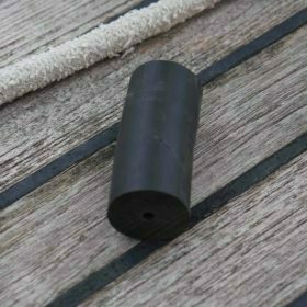 Mehr Komfort an Bord: Dank der praktischen Hülse haben Sie Ihre Getränke stets griffbereit und sicher befestigt.