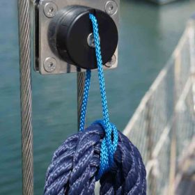 Shroud clips with hook for ropes