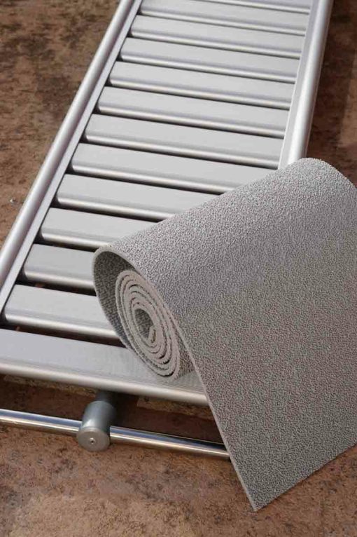 Die perfekte Gangwaymatte für Ihre Gangway, rutschfest, wind- und wetterfest, angenehmes Material und mit praktischer Befestigung