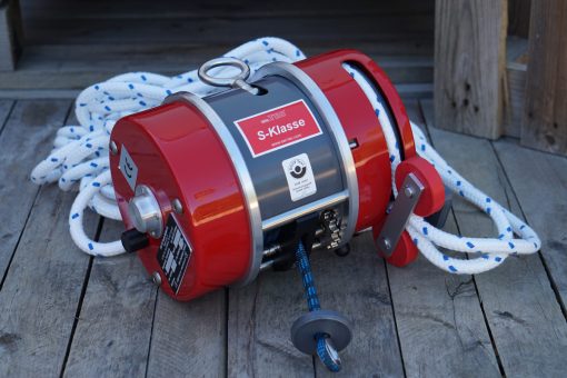 Personal Winch with dyneema line