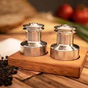 Die edlen Salz- und Pfefferstreuer in Winschoptik sind ein toller Hingucker in der Küche