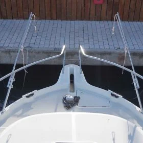 Mit unserem flexiblen Sonnensegel System bieten wir eine Lösung für alle gängigen Sport- und Segelboote an.