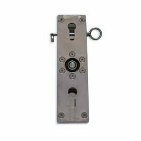 Die Schwenkbare Halterung des Hydro Chargers bleibt immer senkrecht im Wasser